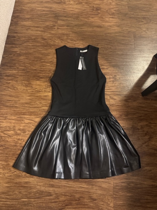 Alice + Olivia Dresses & Skirts - NWT alice and Olivia dress size 10